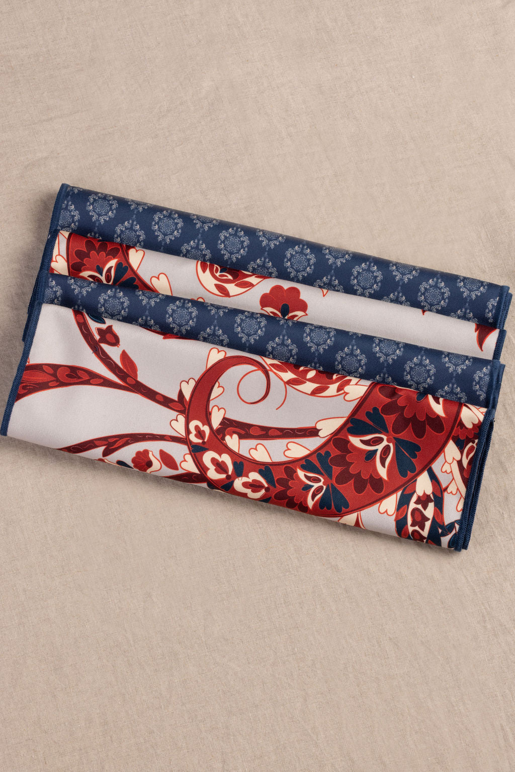 Set de 4 Individuales y 4 Servilletas Marino y Rojo