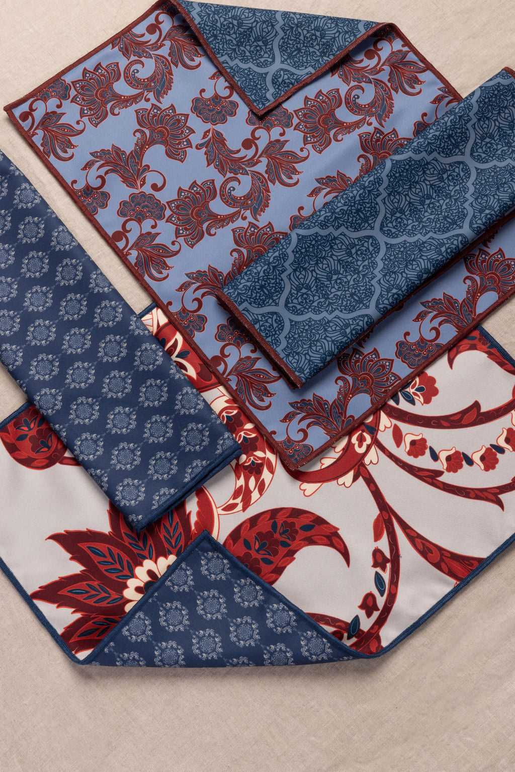 Set de 4 Individuales y 4 Servilletas Marino y Rojo