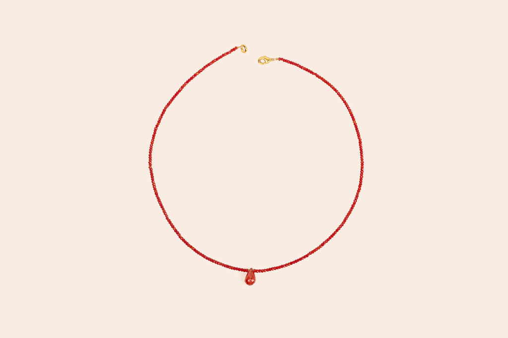 Collar de Cristales con Gota de Cristal