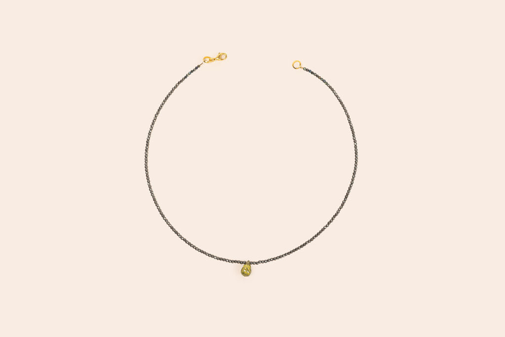 Collar de Cristales con Gota de Cristal