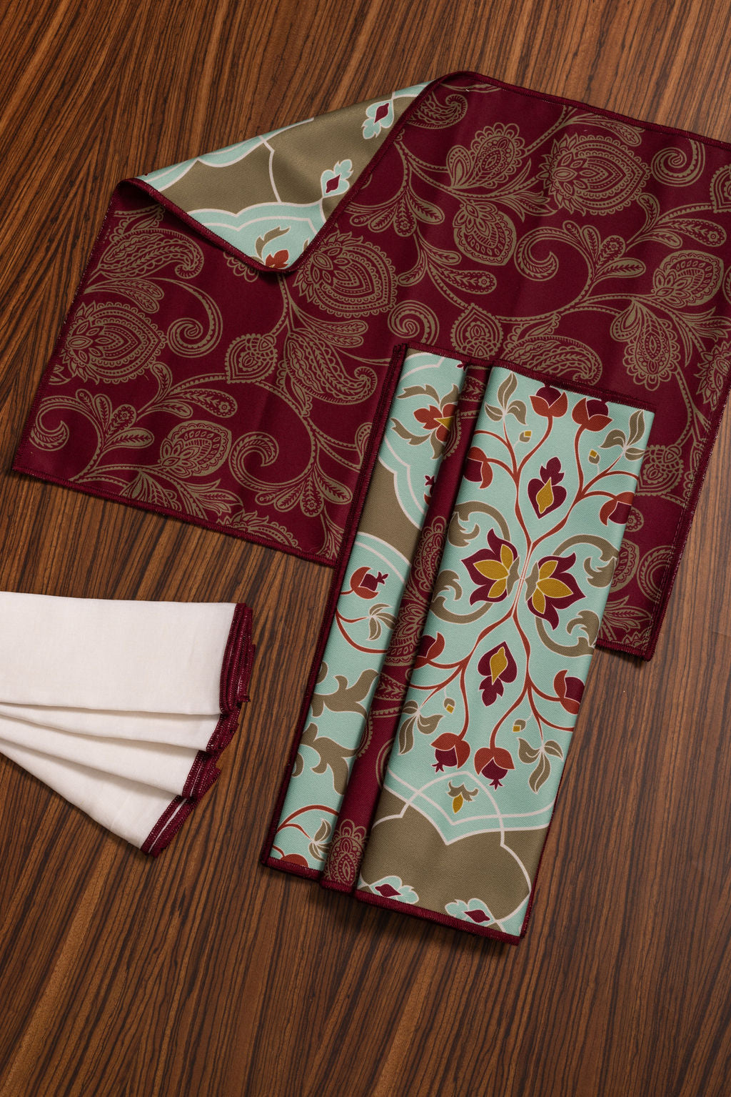 4 Manteles Individuales y 4 Servilletas Menta con Vino