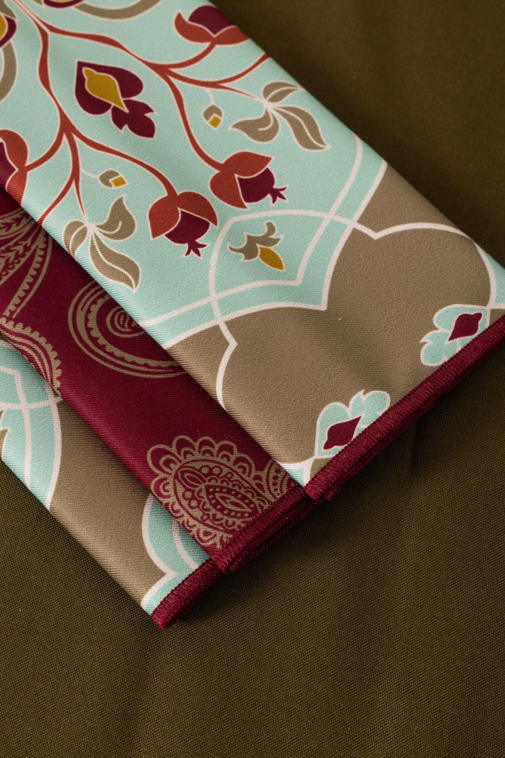 4 Manteles Individuales y 4 Servilletas Menta con Vino