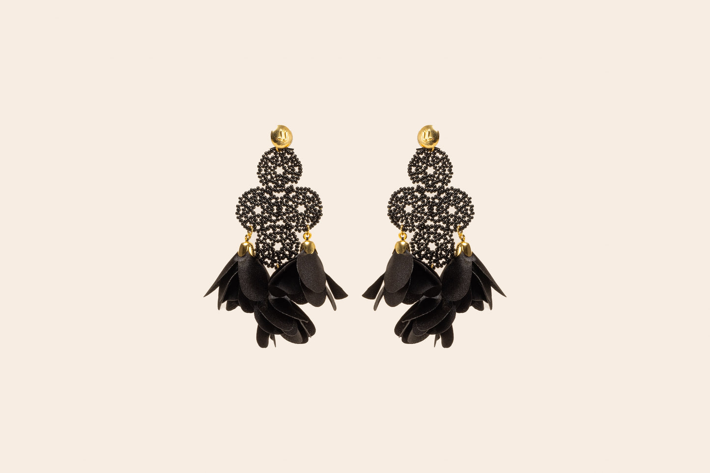 Aretes Tejidos con Flores