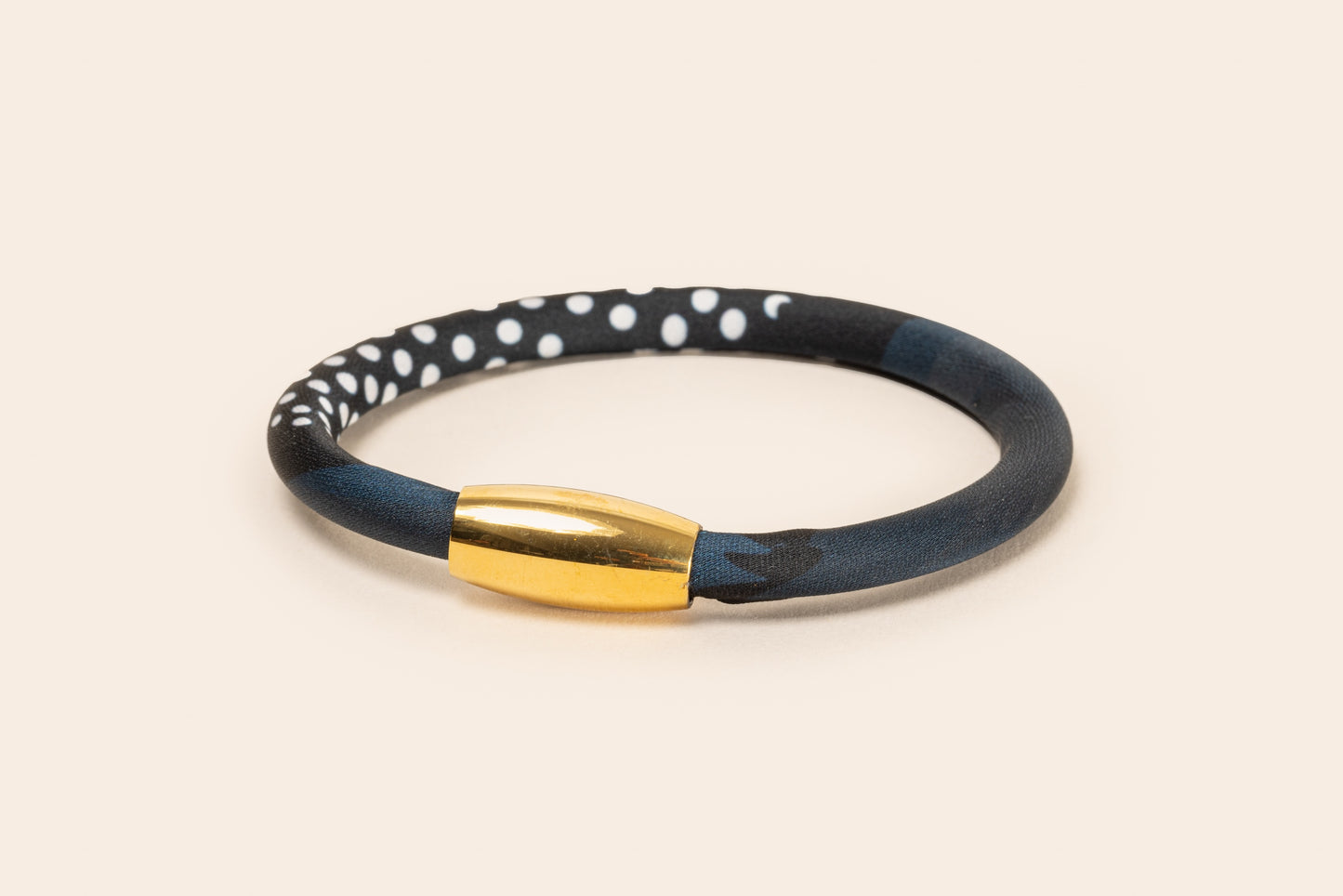 PULSERA IMAN GRANDE CON SEDA