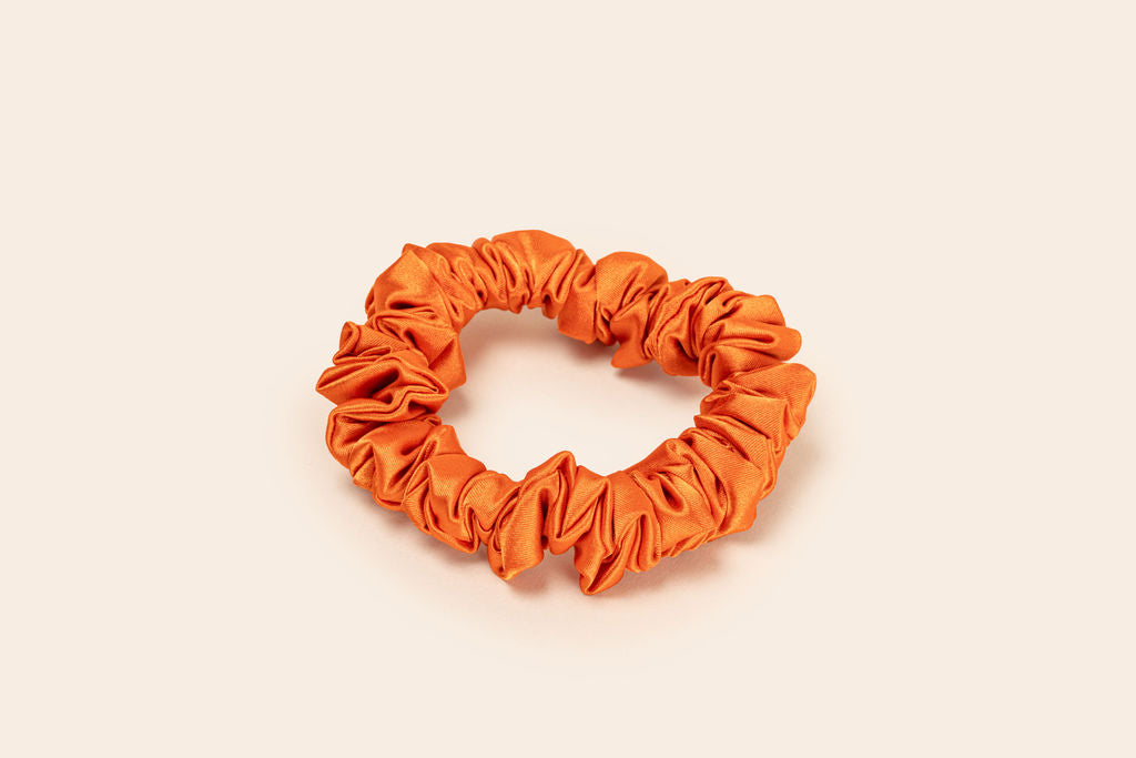 SCRUNCHIE CHICA