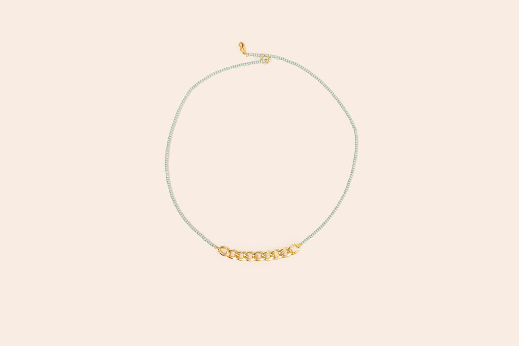 Collar de Chakira con Cadena
