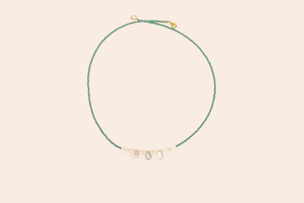 Collar de Chakira con Perlas y Piedras Naturales