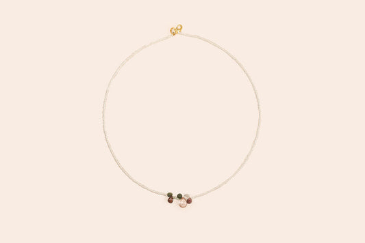 Collar de Chakira con Piedras Naturales Beige