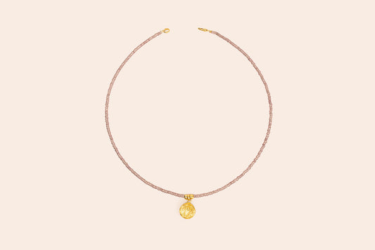 Collar de Chakira con Dije Virgen